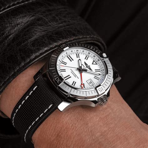 breitling avenger 43 white dial.